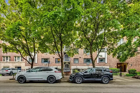 2336 N Commonwealth Ave #102, Chicago, IL 60614