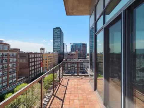 Exterior - 321 S Sangamon St #905, Chicago, IL 60607 photo 1 of 5