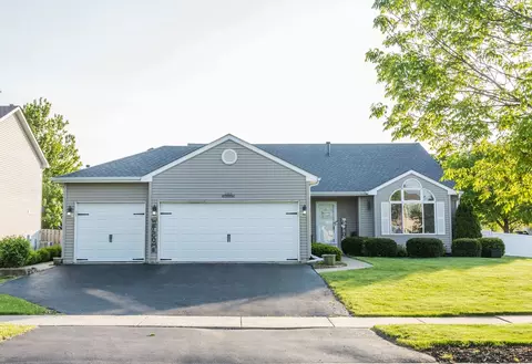 2305 Red Hawk Dr, Plainfield, IL 60586