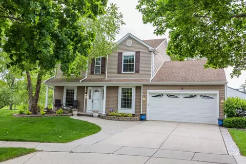 12 Mckinley Ln, Streamwood, IL 60107