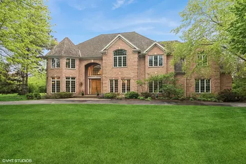 1725 Holly Ct, Long Grove, IL 60047