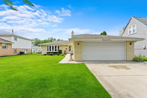 8954 Meade Ave, Oak Lawn, IL 60453