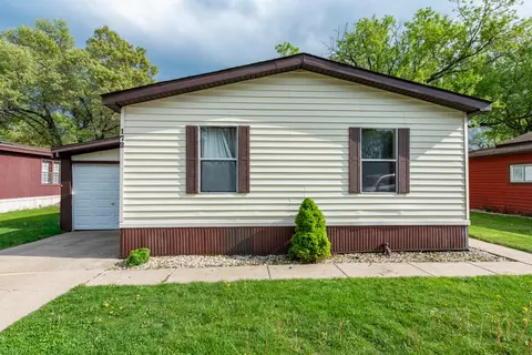 38703 N Sheridan Rd #172, Beach Park, IL 60099