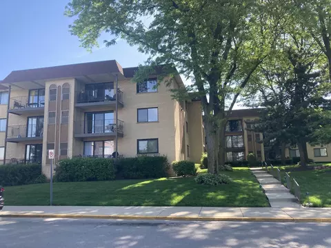 7650 W Lawrence Ave #108, Norridge, IL 60706