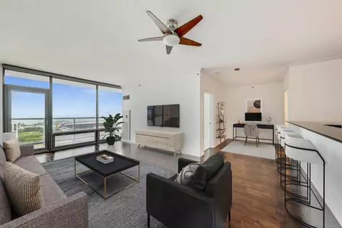 100 E 14th St #2303, Chicago, IL 60605 photo 2