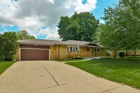 2145 Stornway Dr, Rockford, IL 61107