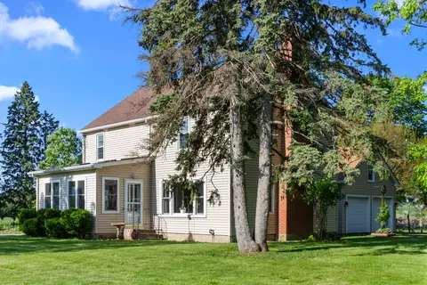 1109 Vermont Rd, Woodstock, IL 60098