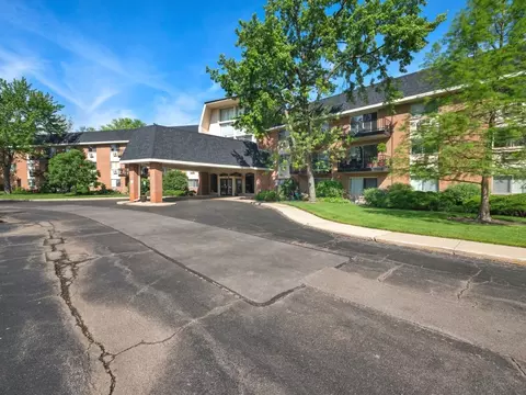 1188 Royal Glen Dr #318W, Glen Ellyn, IL 60137