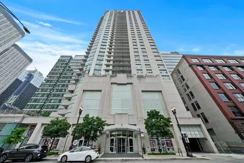 125 S Jefferson St #1008, Chicago, IL 60661
