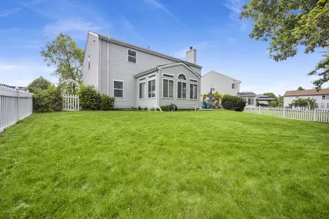 Exterior - 1891 Cattail Cir, Aurora, IL 60504 photo 4 of 7