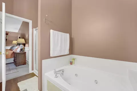 Bath - 1891 Cattail Cir, Aurora, IL 60504 photo 5 of 5