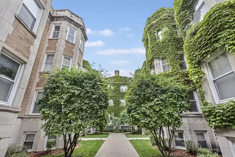 865 W Cornelia Ave #3, Chicago, IL 60657