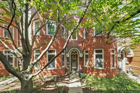 2939 N Lakewood Ave, Chicago, IL 60657