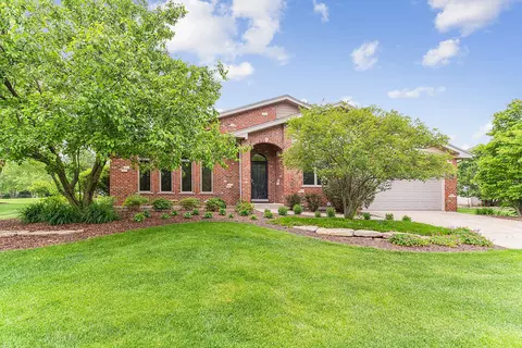 16838 S Ottawa Dr, Lockport, IL 60441