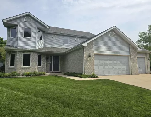107 Fox Chase Dr S, Oswego, IL 60543