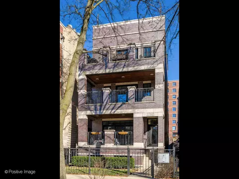 2769 N Kenmore Ave #3, Chicago, IL 60614
