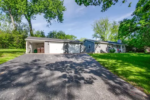 23252 N Kelsey Ave, Barrington, IL 60010