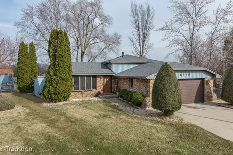 8916 Beacon Ct, Orland Hills, IL 60487