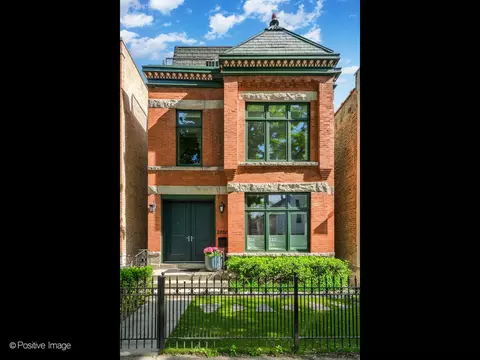 2232 W Lyndale St, Chicago, IL 60647