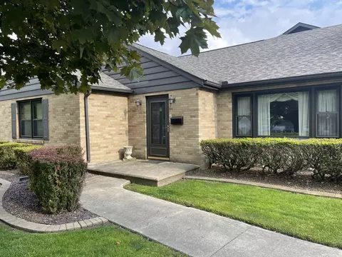 Exterior - 2110 13th St, Peru, IL 61354 photo 3 of 19