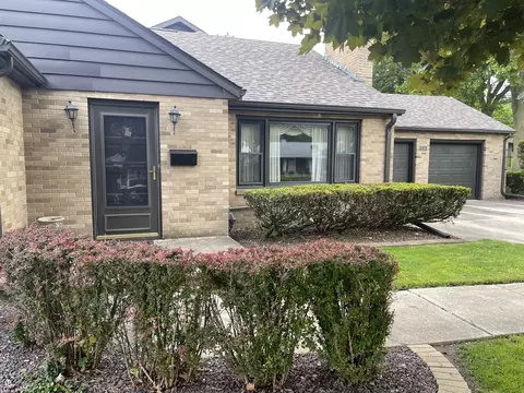 Exterior - 2110 13th St, Peru, IL 61354 photo 5 of 19