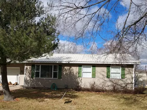 548 Southland Circle Dr, Tuscola, IL 61953