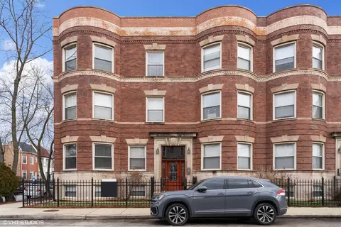 536 E 44th St #2, Chicago, IL 60653