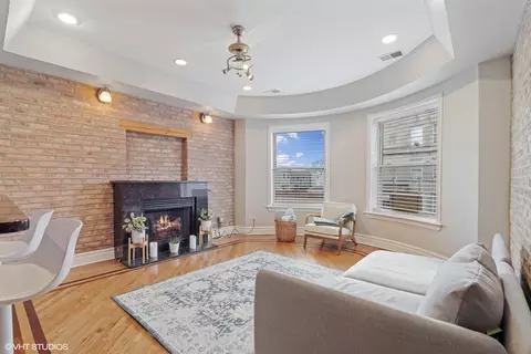 Living - 536 E 44th St #2, Chicago, IL 60653 photo 1 of 3