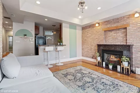 Living - 536 E 44th St #2, Chicago, IL 60653 photo 3 of 3