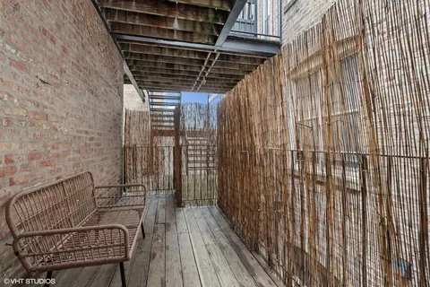 Exterior - 536 E 44th St #2, Chicago, IL 60653 photo 2 of 2