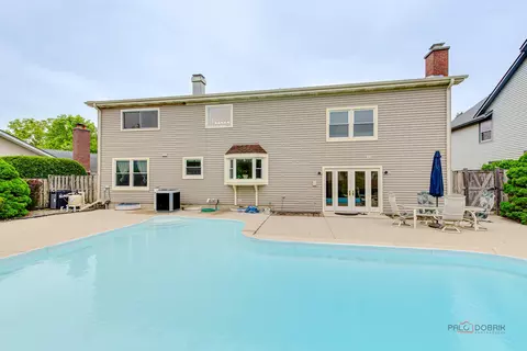 Exterior - 5185 Barcroft Dr, Hoffman Estates, IL 60010 photo 6 of 7
