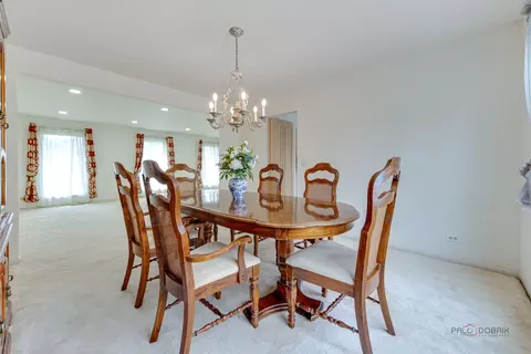 Dining - 5185 Barcroft Dr, Hoffman Estates, IL 60010 photo 3 of 4