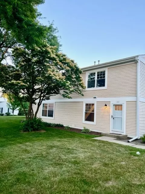 334 Meadow Ct #334, Vernon Hills, IL 60061