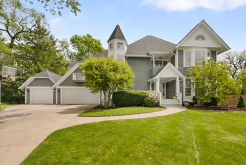 331 Redwood Ct, Wheaton, IL 60189