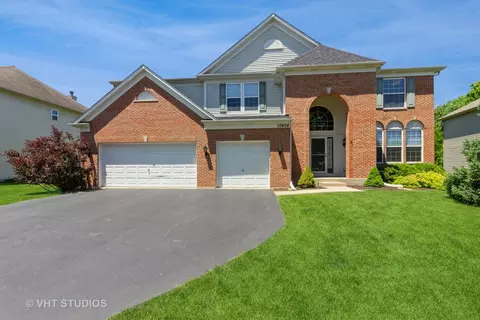 12406 Blue Iris Ln, Plainfield, IL 60585