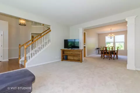 12406 Blue Iris Ln, Plainfield, IL 60585 photo 3