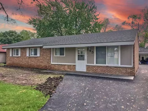 145 Fairwood Dr, Bolingbrook, IL 60440