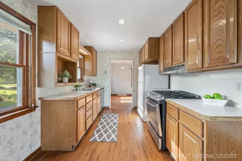 1102 Wakeman Ave, Wheaton, IL 60187 photo 3