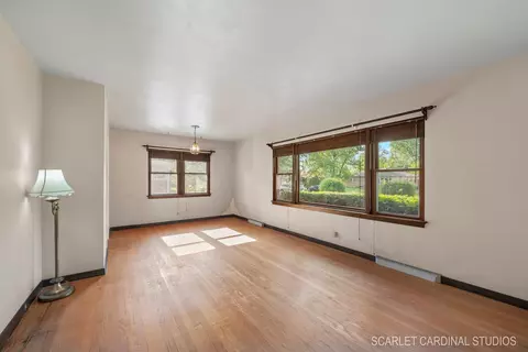 1102 Wakeman Ave, Wheaton, IL 60187 photo 2
