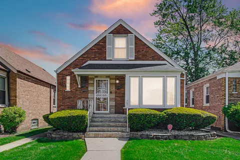 3239 W 84th Pl, Chicago, IL 60652