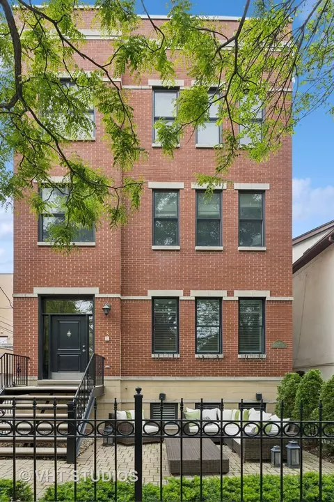 2140 W Schiller St #1S, Chicago, IL 60622
