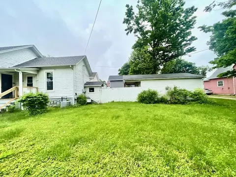 208 Union St, Bloomington, IL 61701 photo 2