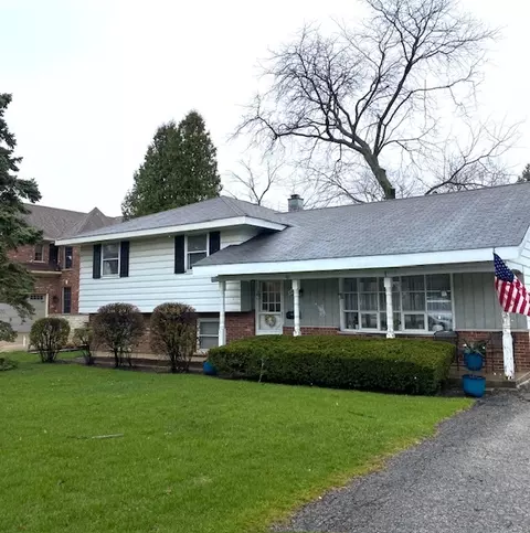 4451 Woodward Ave, Downers Grove, IL 60515