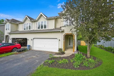 550 Birch Rd, Woodstock, IL 60098