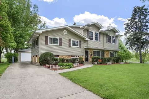 405 E Thacker St, Hoffman Estates, IL 60169 photo 1