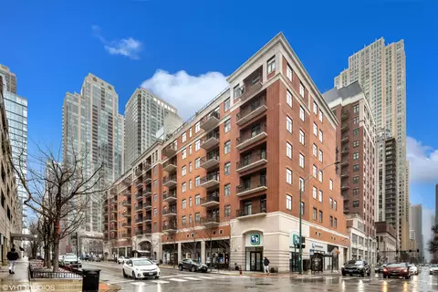 33 W Huron St #707, Chicago, IL 60654