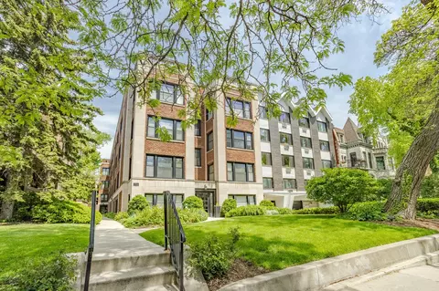 554 W Deming Pl #3, Chicago, IL 60614