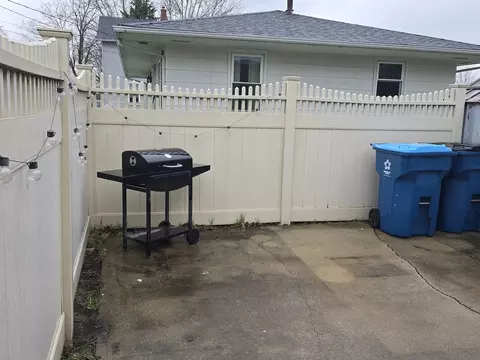2102 6th St, Peru, IL 61354 photo 5