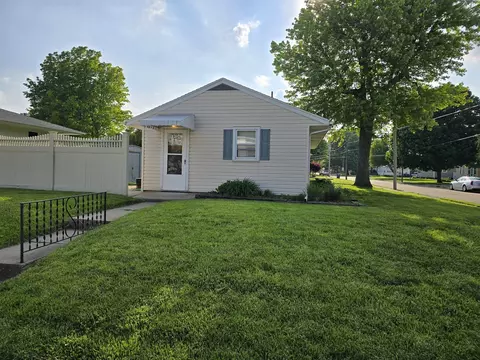 2102 6th St, Peru, IL 61354 photo 2