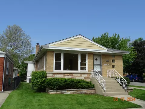 5558 N Linder Ave, Chicago, IL 60630